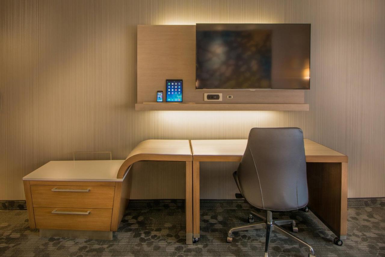 Courtyard By Marriott Winnipeg Airport Εξωτερικό φωτογραφία